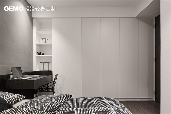 輕奢定制衣柜應(yīng)該怎么選品牌？衣柜預(yù)算多少合適？