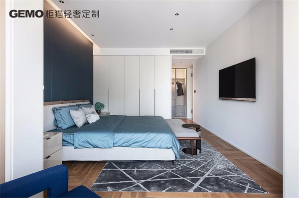 輕奢定制衣柜應(yīng)該怎么選品牌？衣柜預(yù)算多少合適？